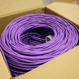 Кабель LANMASTER U/UTP, 4 пары, Кат. 6, с перегородкой, 550Mhz, LSZH, нг(A)-HF, 305 м